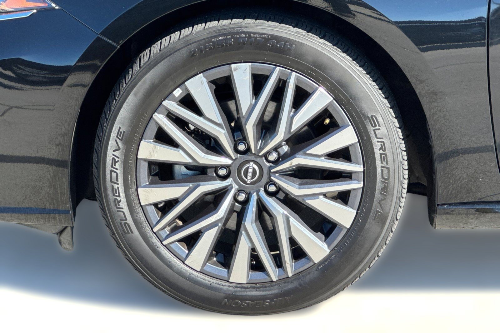 Used 2025 Nissan Altima 2.5 SV FWD image 13