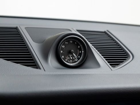 Certified 2023 Porsche Macan S image 28