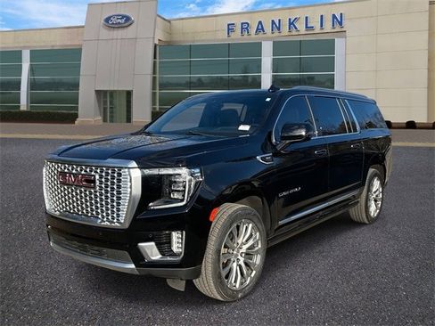Used 2022 GMC Yukon XL Denali w/ Max Trailering Package image 3