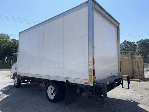Used 2024 Isuzu NPR RWD image 5