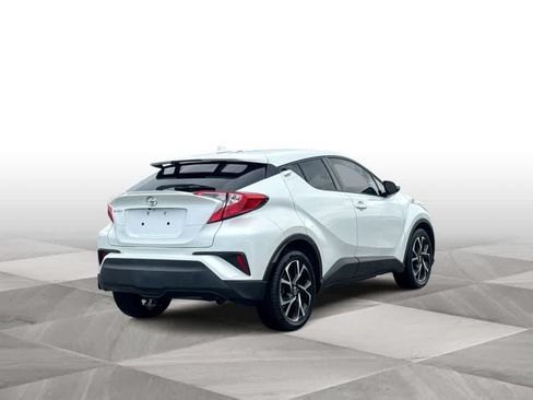 Used 2021 Toyota C-HR XLE FWD image 8