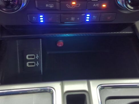 Used 2019 Ford F150 Lariat w/ Equipment Group 502A Luxury AWD/4WD image 22