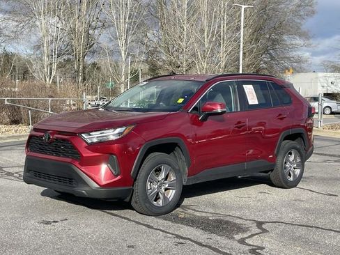 Used 2025 Toyota RAV4 XLE image 1