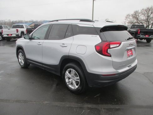 Used 2022 GMC Terrain SLE w/ Driver Convenience Package image 7