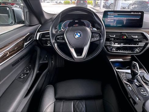 Used 2023 BMW 530e w/ Convenience Package RWD image 7