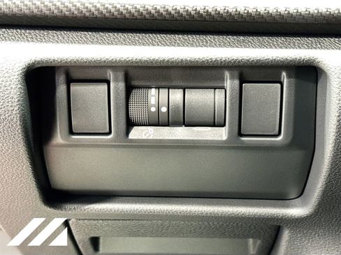 Used 2025 Subaru Crosstrek 2.0i Premium image 10