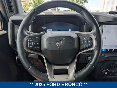 Used 2025 Ford Bronco Badlands AWD/4WD image 57