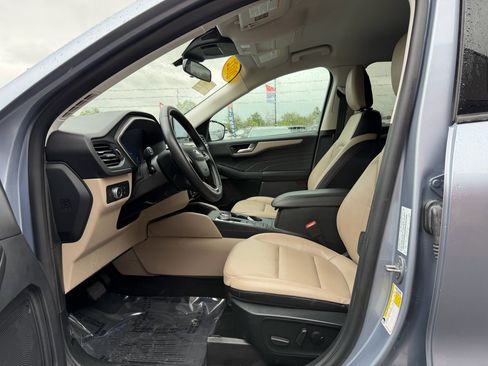 Used 2022 Ford Escape SEL w/ Technology Package image 14