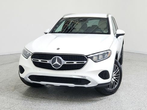 Certified 2025 Mercedes-Benz GLC 300 image 5