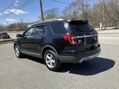 Used 2016 Ford Explorer XLT w/ Equipment Group 202A AWD/4WD image 7
