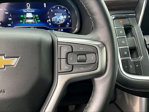 Used 2024 Chevrolet Suburban Premier AWD/4WD image 19