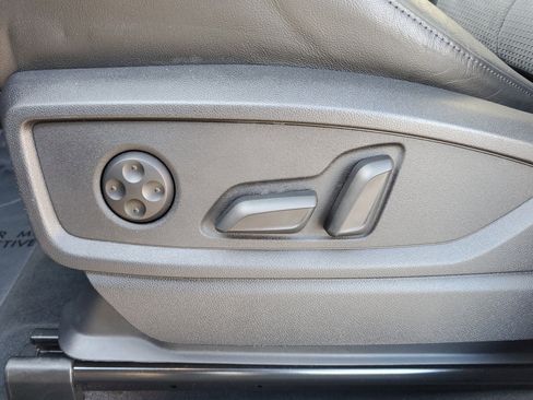 Used 2022 Audi SQ5 Premium Plus w/ Premium Plus Package image 19