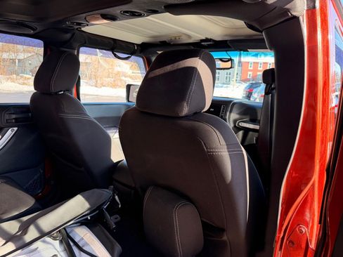 Used 2014 Jeep Wrangler Unlimited Rubicon w/ Dual Top Group image 14