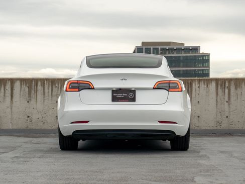 Used 2023 Tesla Model 3 Standard Range RWD image 5