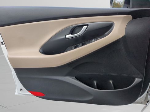 Used 2018 Hyundai Elantra GT w/ Style Package 02 image 16