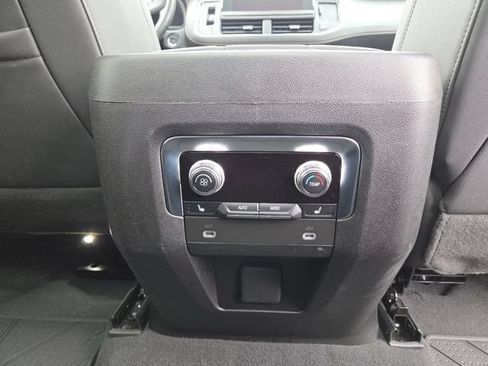 Used 2023 GMC Yukon XL AT4 AWD/4WD image 26