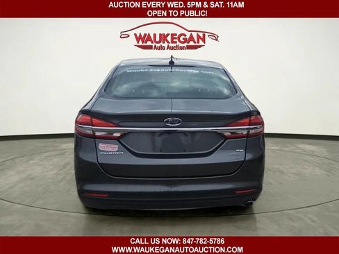 Used 2017 Ford Fusion SE image 5