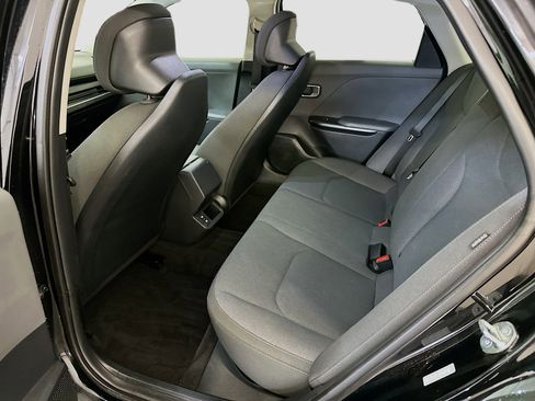 Used 2025 Kia K4 LXS image 29