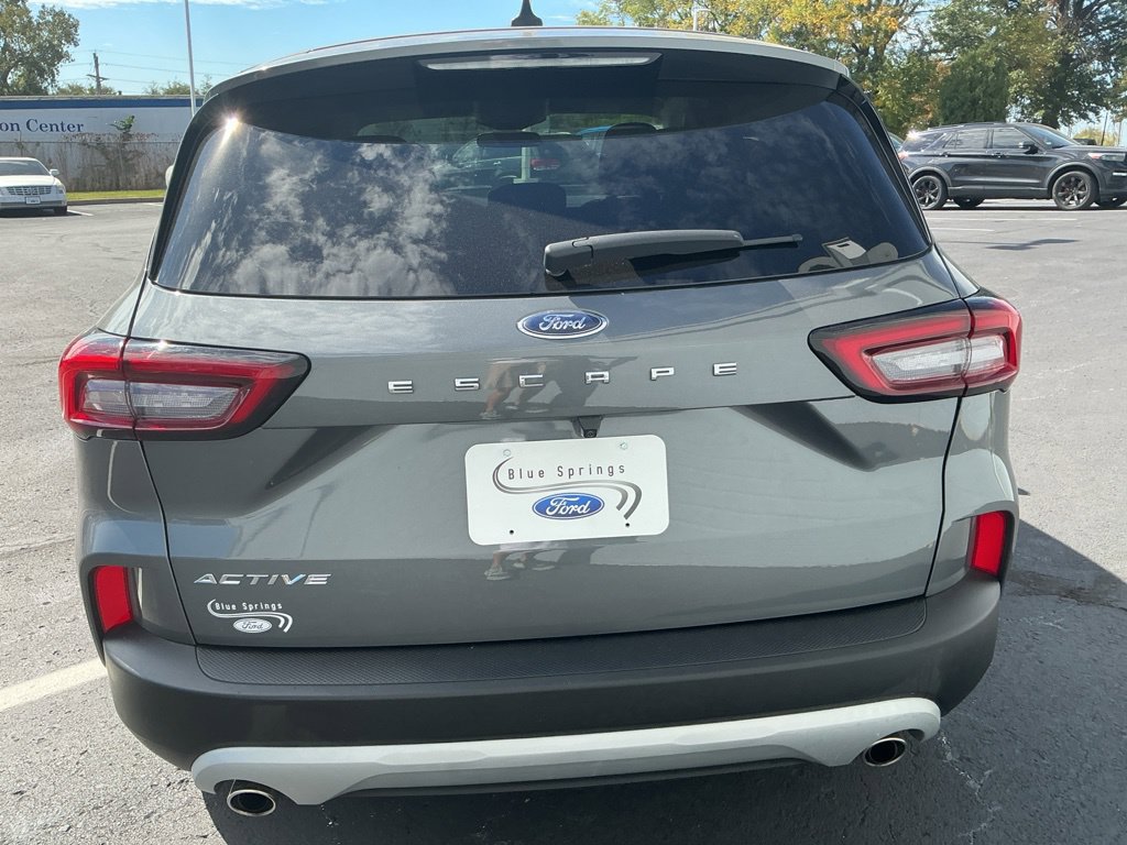 Used 2024 Ford Escape Active w/ Cold Weather Package FWD image 9