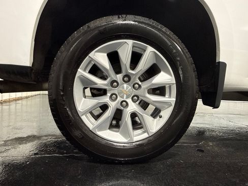 Used 2024 Chevrolet Silverado 1500 Custom AWD/4WD image 10