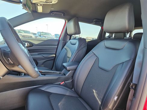 New 2026 Jeep Compass Latitude image 12