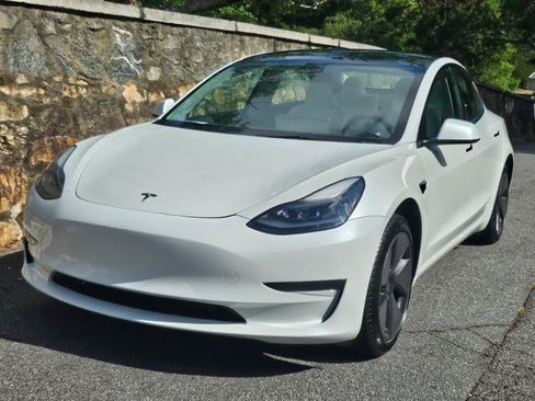 Used 2023 Tesla Model 3 Standard Range RWD image 13