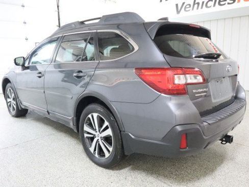 Used 2018 Subaru Outback 2.5i Limited AWD/4WD image 3