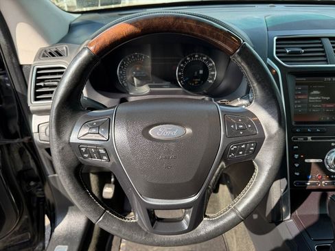 Used 2016 Ford Explorer Platinum image 15