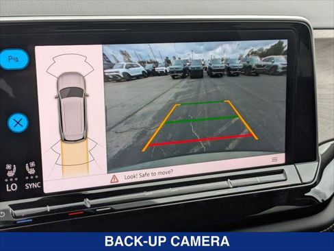 New 2026 Volkswagen Atlas SE image 11