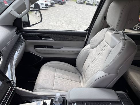 Used 2022 Jeep Wagoneer Series II AWD/4WD image 14