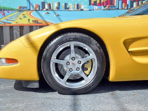 Used 2003 Chevrolet Corvette Coupe w/ Preferred Equipment Group image 9