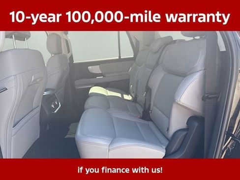Used 2025 Ford Expedition Max Active AWD/4WD image 31