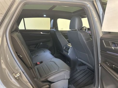New 2026 Volkswagen Atlas Cross Sport SEL R-Line AWD/4WD image 30