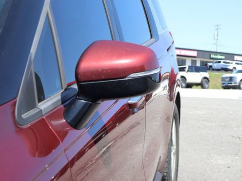 Used 2024 Kia Carnival LX image 3