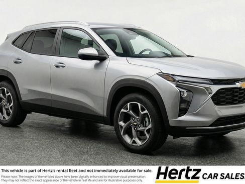 Used 2025 Chevrolet Trax LT w/ LT Convenience Package image 1