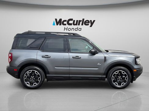 Used 2025 Ford Bronco Sport Outer Banks AWD/4WD image 2