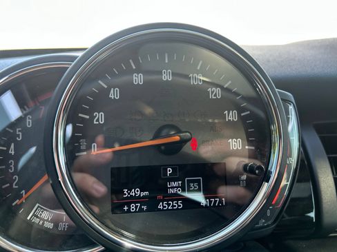 Used 2019 MINI Cooper S w/ Signature Upholstery Package FWD image 9