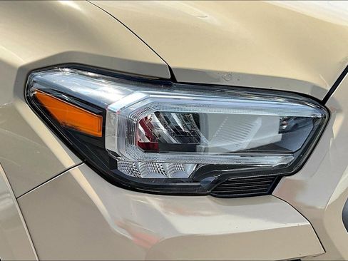 Used 2020 Toyota Tacoma TRD Sport w/ Technology Package image 30