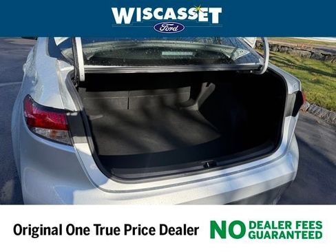 Used 2024 Toyota Corolla LE image 12