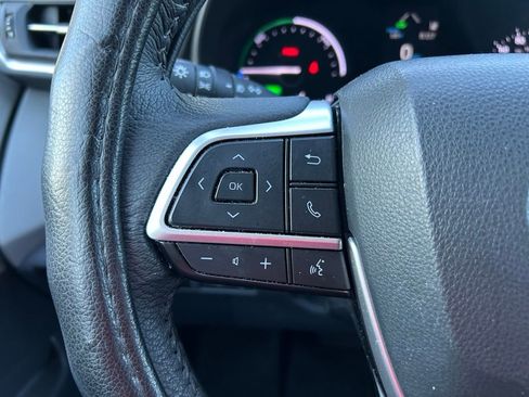 Used 2024 Toyota Sienna XLE FWD image 20