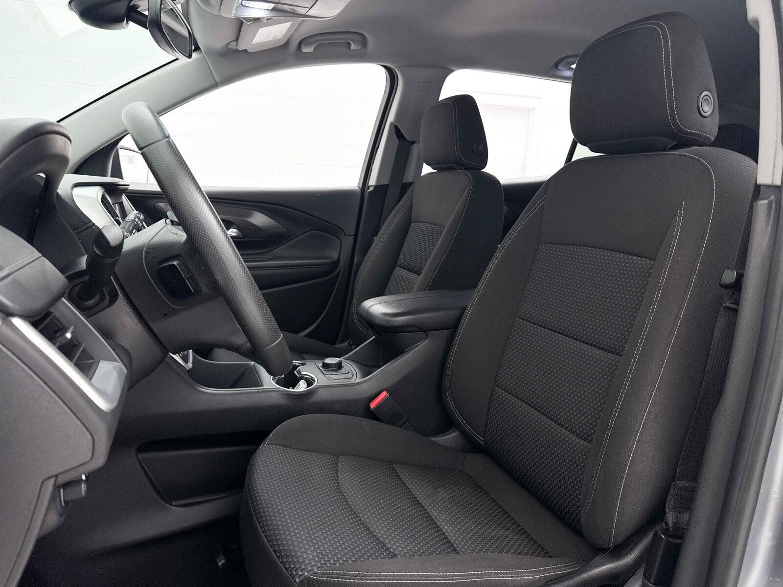 Used 2023 GMC Terrain SLE FWD image 18