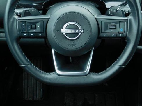 Used 2024 Nissan Pathfinder SV image 16