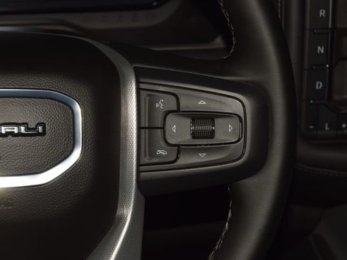 Used 2024 GMC Yukon Denali AWD/4WD image 40
