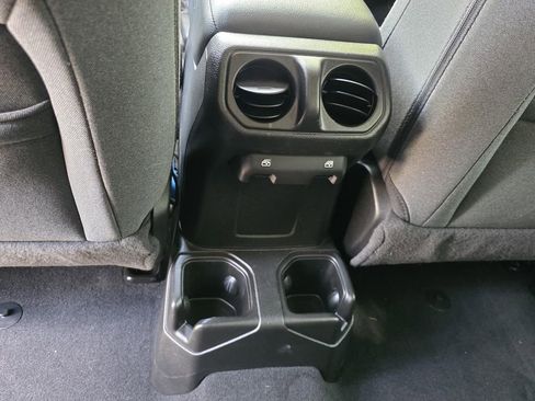 Used 2024 Jeep Wrangler Unlimited Sport AWD/4WD image 11