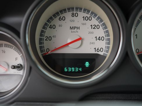 Used 2009 Dodge Challenger R/T RWD image 23