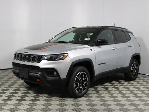 Used 2025 Jeep Compass Trailhawk AWD/4WD image 26