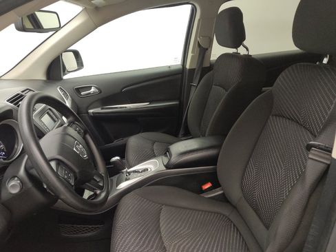Used 2019 Dodge Journey SE image 17