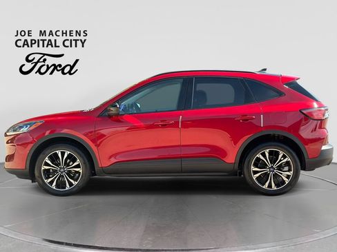Used 2022 Ford Escape SE w/ SE Sport Appearance Package AWD/4WD image 8