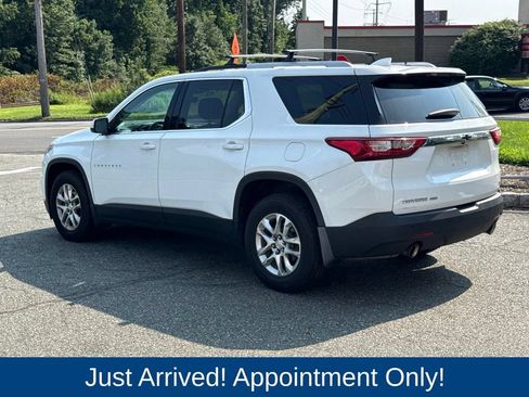 Used 2018 Chevrolet Traverse LT w/ LPO, Black Accent Package AWD/4WD image 5