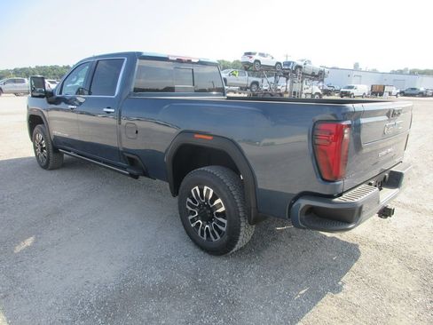 New 2026 GMC Sierra 3500 Denali Ultimate AWD/4WD image 9